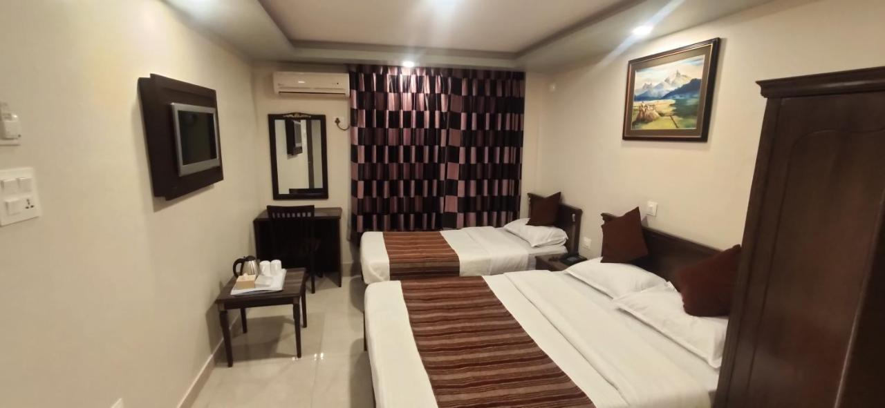 Hotel Pipal Tree Kathmandu Bagian luar foto