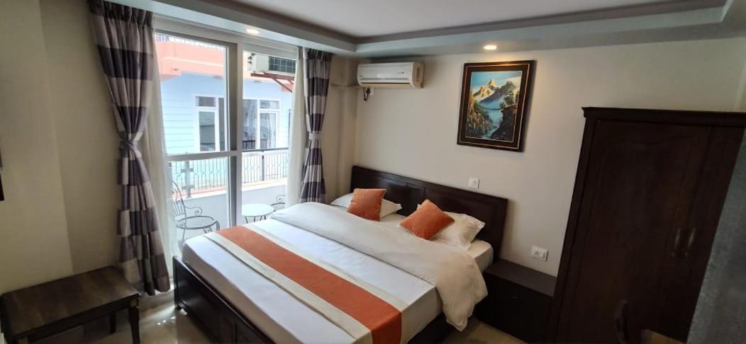 Hotel Pipal Tree Kathmandu Bagian luar foto
