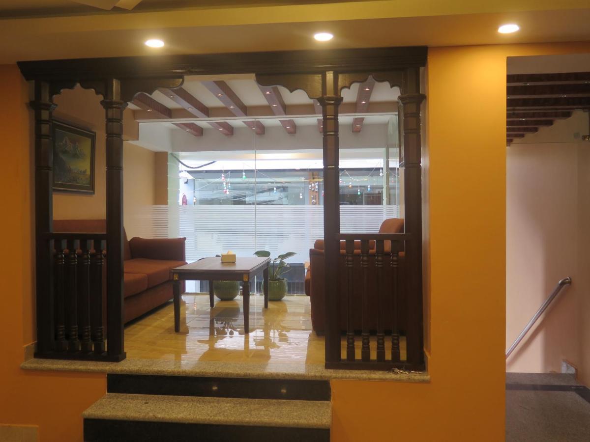 Hotel Pipal Tree Kathmandu Bagian luar foto